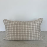 Martine Pillow 15''x26''