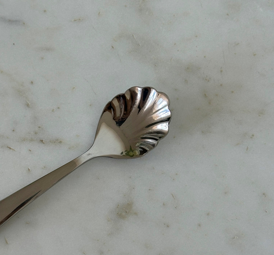 Shell Silver Teaspoon – Label C